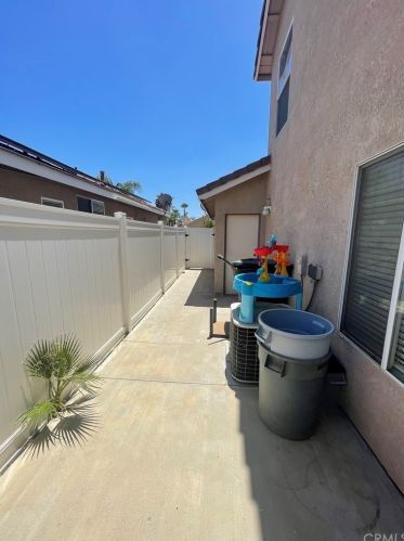 986 Mirada Dr, Perris CA 92571-9439 exterior