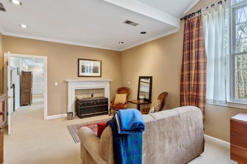 3611 Cloudland Dr, Atlanta GA 30327-2907 exterior