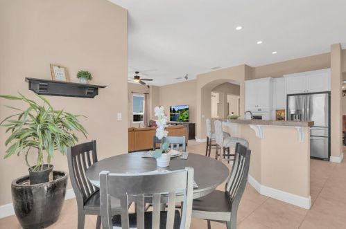 1403 Souza Dr, Folsom CA 95762-7559 exterior