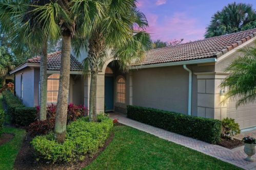 9104 Short Chip Cir, Fort Pierce FL 34986-2800 exterior