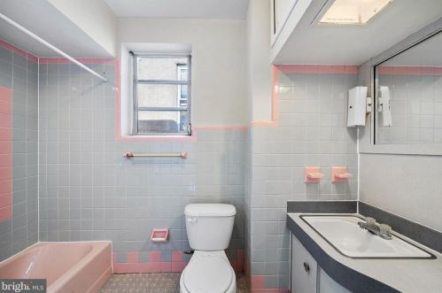 6402 Callowhill St, Philadelphia PA 19151-4009 exterior