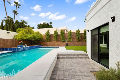 6264 31st Way, Phoenix AZ  85016-2327 exterior