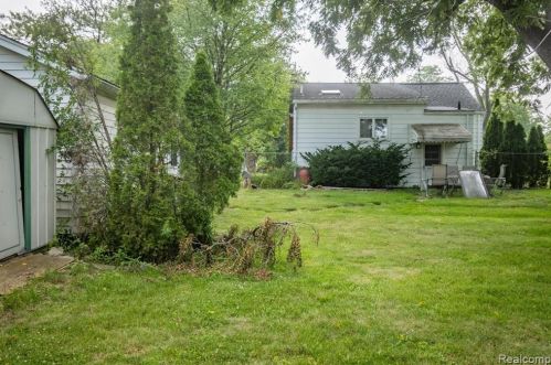 3681 Orchard View Ave, Rochester, MI 48307-5123