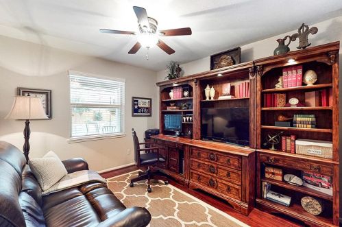 2018 Thousand Pne Dr, Humble TX 77339-3147 exterior