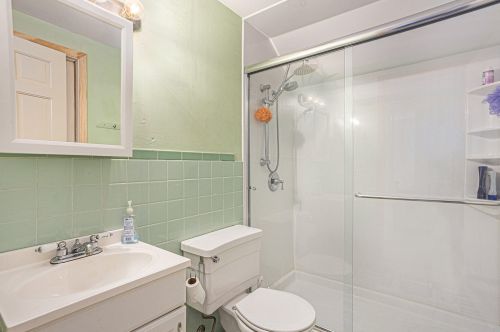 1723 Derbyshire St, Grand Rapids MI 49508-2524 exterior