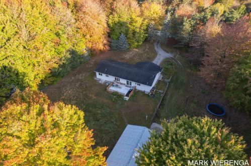 431 Mt Garfield Rd, Meskegon MI 49441-6000 exterior