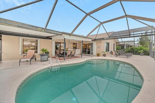 3332 Arlette Dr, Naples FL 34109-1511 exterior