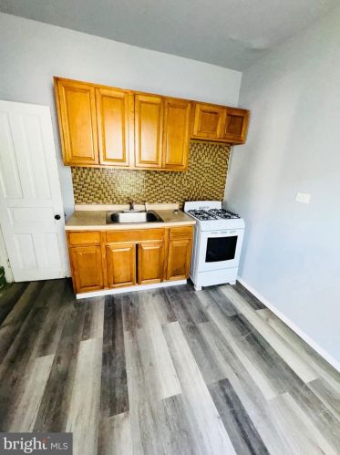 3138 Carlisle St, Philadelphia PA 19132-4515 exterior