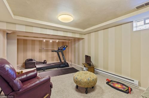 1058 Briar Crk Rd, Saint Paul MN 55123-1515 exterior