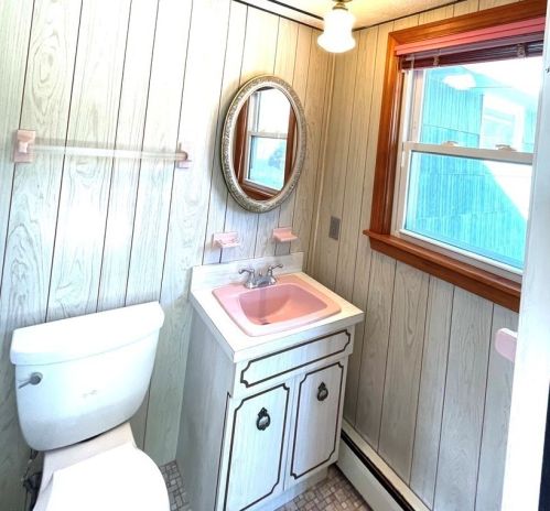 6 Herrick Rd, Peabody MA 01960-4531 exterior