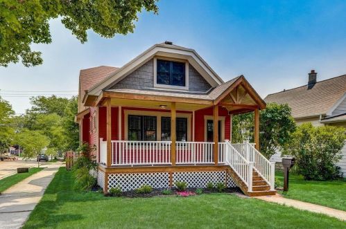 904 86th St, Milwaukee, WI 53214-2964