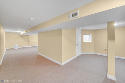 6950 Prairie Ave, Chicago IL  60637-4636 exterior