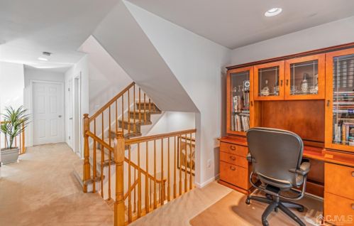 133 Coppertree Ct, Edison NJ 08820-4055 exterior