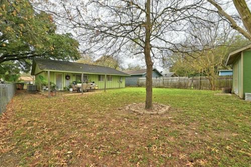 2518 Bitter Crk Dr, Austin TX 78744-5211 exterior