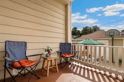 5428 Sawyer Ave, Chicago IL 60632-2624 exterior