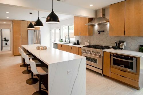 3908 Balcones Woods Dr, Austin TX  78759-5006 exterior