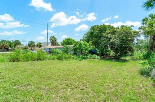 524 14 St, Fort Pierce FL 34950-2846 exterior