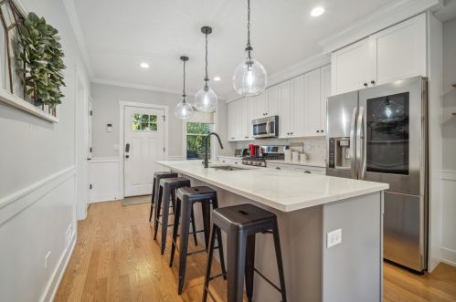 5821 Napoleon Ave, Chicago IL  60631-2624 exterior