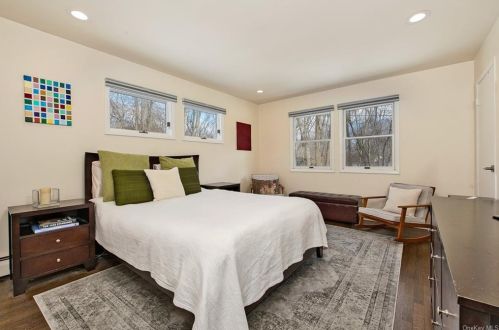 1 Long Pond Rd, Armonk NY 10504-2626 exterior