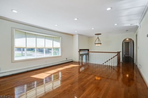 44 Peniston Ave, East Hanover NJ  07936-3060 exterior