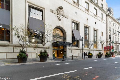 111 15th St, Philadelphia PA  19102-2625 exterior