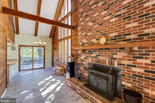 29 Dogwood Ln, Chester PA 19014-1210 exterior