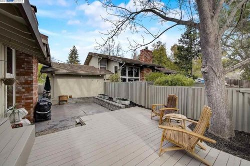 12 Rolling Grn Cir, Concord CA 94523-3265 exterior