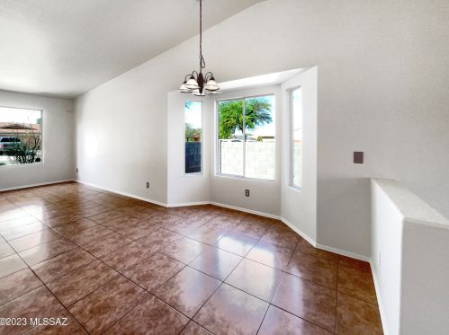 10195 Rainbow Meadow Dr, Tucson AZ  85747-5504 exterior