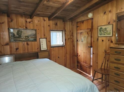 8 Arnold Ln, Killingly CT 06241-1515 exterior