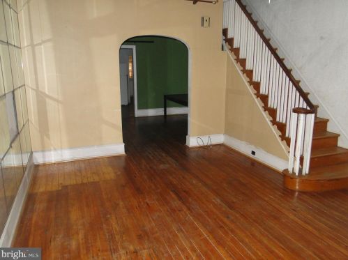 616 56th St, Philadelphia, PA 19143-2529