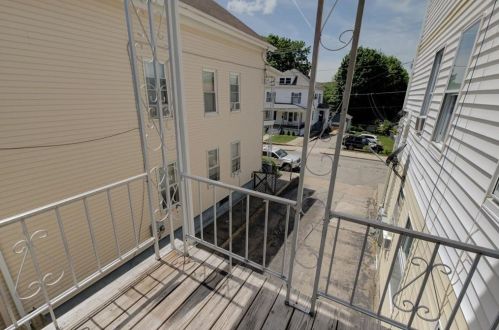 43 5 Ave, Woonsocket RI 02895-5019 exterior