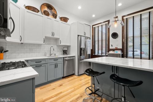 526 Girard Ave, Philadelphia PA 19130-1617 exterior