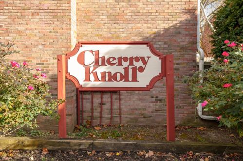 718 Garland Cir, Kalamazoo MI  49008-2458 exterior