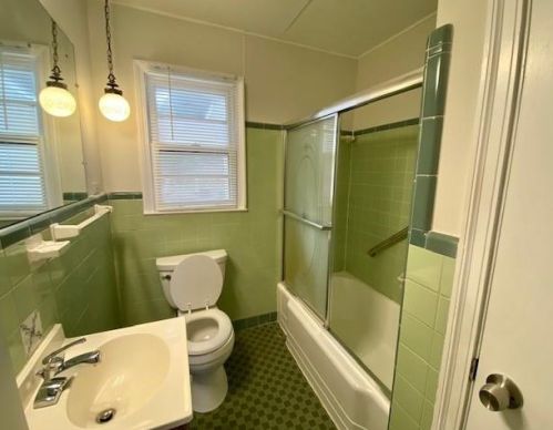 486 Barnett Dr, Atlanta GA 30354-1556 exterior