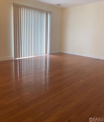 63 Franklin School Way, Metuchen NJ  08840-1859 exterior