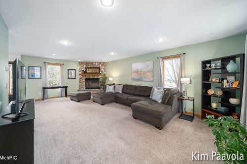 2688 Sandhill Dr, Wyoming, MI