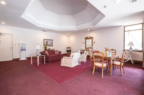 34 Sumner Ave, Springfield MA 01108-2376 exterior