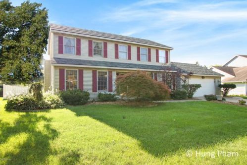 2128 Waterbury Dr, Grand Rapids, MI 49508-6350