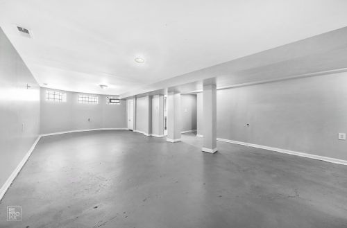 6559 Eberhart Ave, Chicago IL  60637-3205 exterior