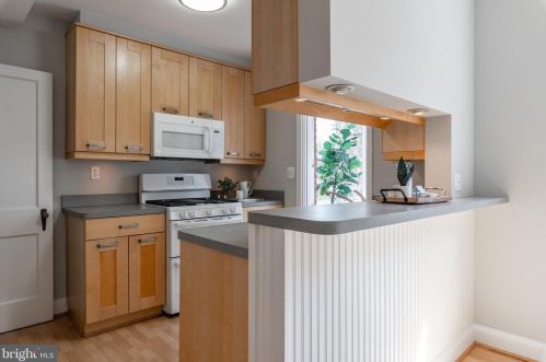 5 Maple St, Alexandria VA 22301-2603 exterior