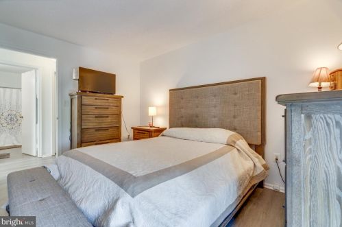 17 Aspen Ct, Trenton NJ  08619-4602 exterior