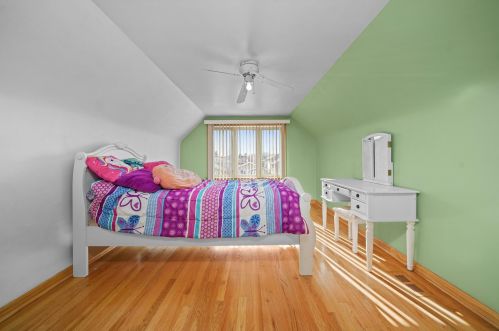 6129 Mcvicker Ave, Chicago IL 60638-4325 exterior