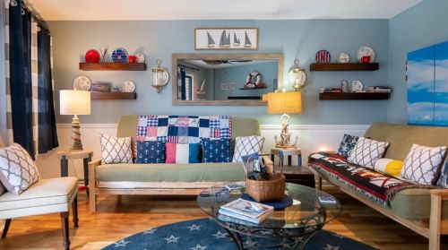 2 Capella, Middletown RI 02840-1590 exterior