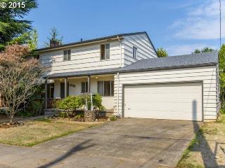 8743 Burnside St, Portland, OR 97216-1552