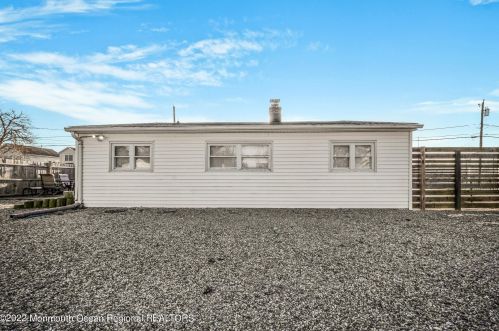 1412 Tamiami Rd, Lacey NJ 08731-5038 exterior