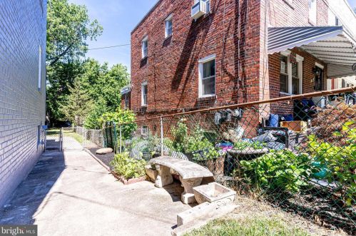 514 45th St, Washington DC  20019-4755 exterior