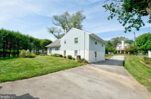 576 Kromer Ave, Berwyn PA 19312-1318 exterior