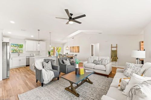 5301 21 Pl, Naples FL 34116-6863 exterior