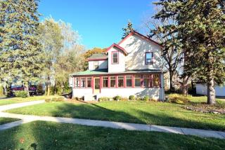 347 Tryon St, Bull Valley, IL 60098-3242