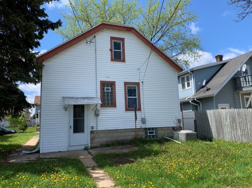 1740 71st St, Milwaukee, WI 53214-4833